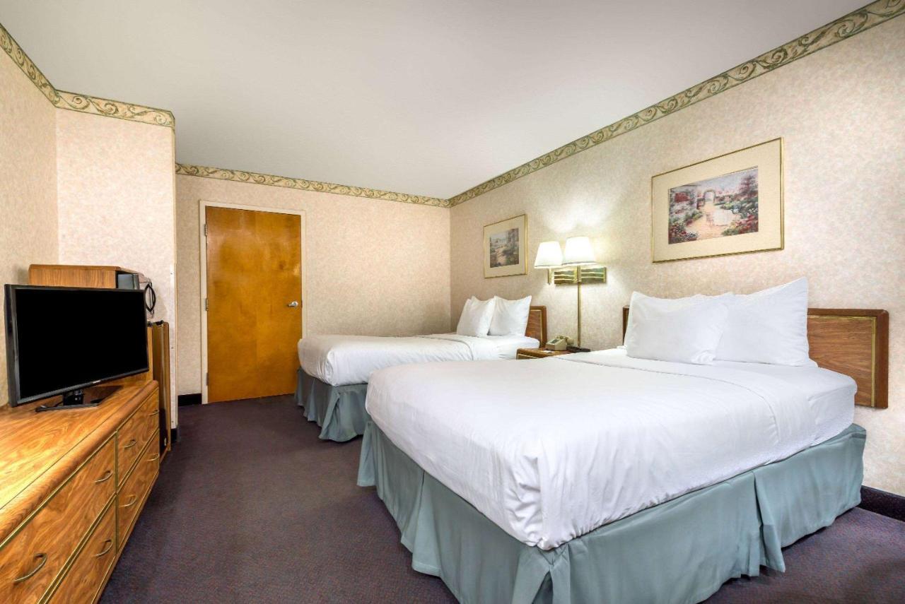 Days Inn By Wyndham Vineland Kültér fotó